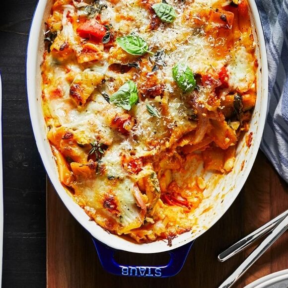 Staub Ceramic Oval 4L Baking Dish- Dark Blue - Picture 3 of 12